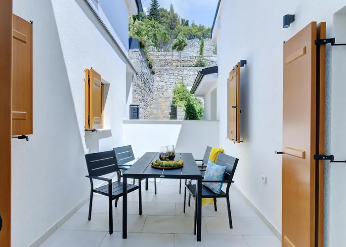 Mare Sano 2 Bedroom #9 With Pool By Irundo *